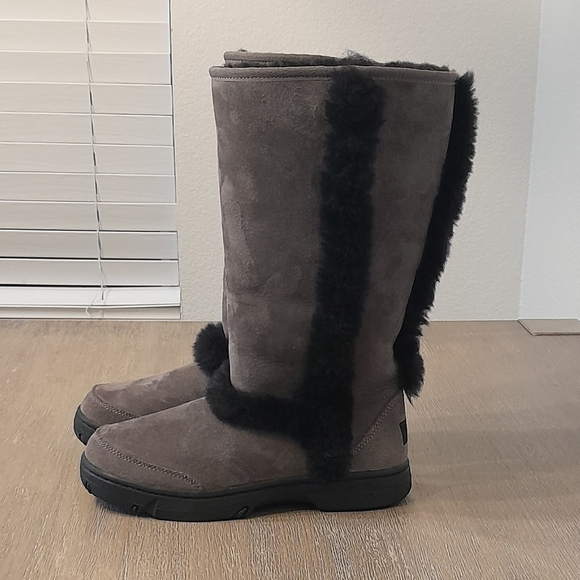 UGG Sunburst Tall - Picture 2 of 6